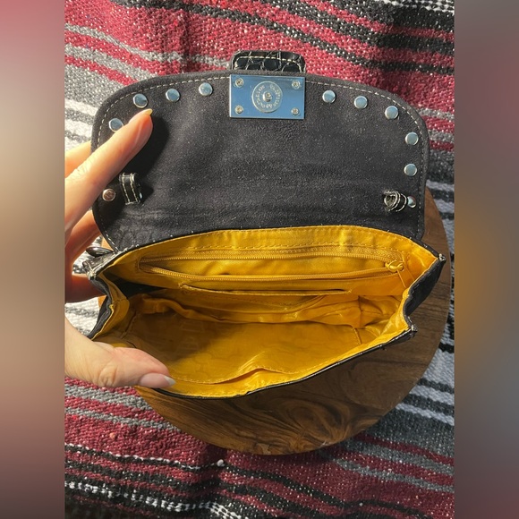 Kathy Van Zeeland Black Croc-Embossed Clutch EUC - Picture 8 of 10